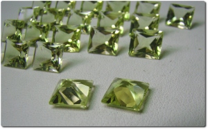 2.28 CT. NATURAL YELLOW QUARTZ . VVS1 ( 1 piece)