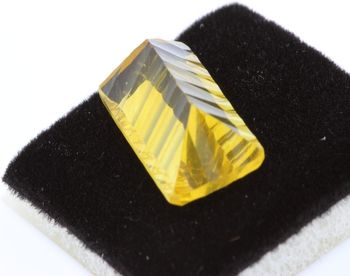 12.93 CT. NATURAL YELLOW FLUORITE. VVS1