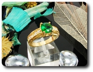 8mm Green Emerald Ring