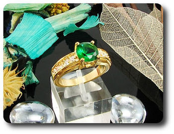 8mm Green Emerald Ring