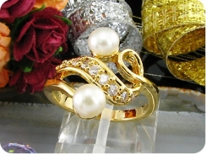 2x6mm White Cultured Pearl White Topaz Gold Ring