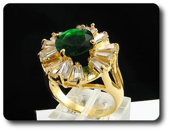 10mm Green Emerald Round Cut Gold Ring