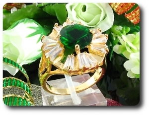 10mm Green Emerald Round Cut Gold Ring