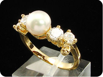 8mm White Fresh Water Pearl Round Cut Gold Ring