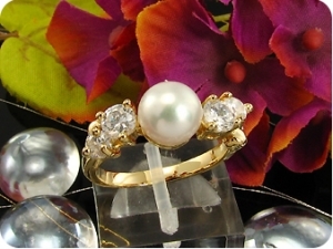 8mm White Fresh Water Pearl Round Cut Gold Ring