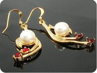2x10mm White Fresh Water Pearl Ruby Gold Earrings