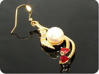 2x10mm White Fresh Water Pearl Ruby Gold Earrings