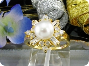 8mm White Cultured Pearl White Topaz Gold Ring