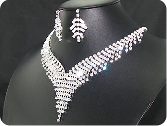 200x3mm Simulated Diamonds Necklace Earrings Set