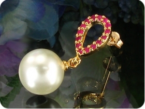White Pearl 18x3mm Red Ruby Gold Pendant Earrings Set