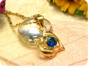 6mm Royal Blue Sapphire Dolphin Gold Pendant