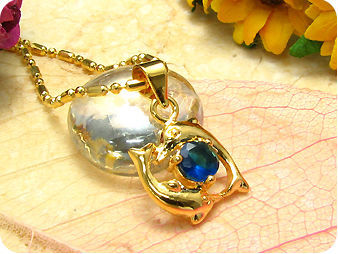 6mm Royal Blue Sapphire Dolphin Gold Pendant