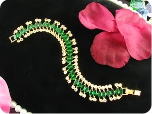 38x6mm Green Emerald Bracelet