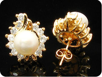 2x8mm White Fresh Water Pearl Round Cut Gold Earrings