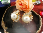 2x8mm White Fresh Water Pearl Round Cut Gold Earrings