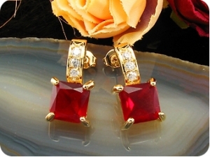 2 x 8mm Red Rubies Princess Cut Gold Earrings