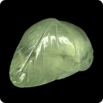 19.83 cts PREHNITE SCULPTE .SI1