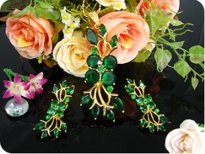 42 x 4~13mm Green Emeralds Gold Pendant Earrings Set