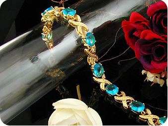 9x9mm Ocean Blue Sapphire Oval Gold Bracelet