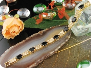 Fabulous 10 x 7mm Black Sapphires Gold Bracelet