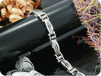 Modish Spring Pattern Silver Polish Steel Men Bracelet