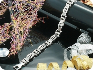 Modish Spring Pattern Silver Polish Steel Men Bracelet