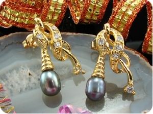 2x7mm Black Fresh Water Pearl Topaz Oval Gold Earrings