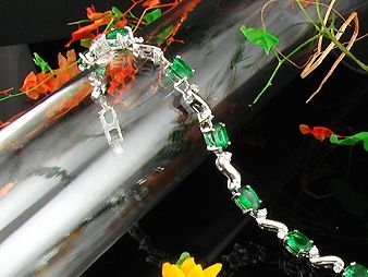 10 x 8mm Green Emeralds Oval Cut Bracelet