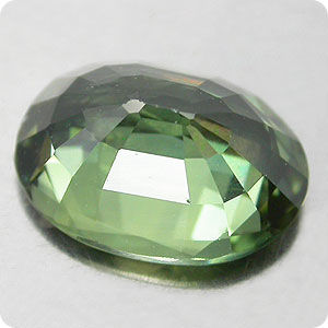 0.88 cts SAPHIR VERT .SI1