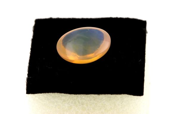 1.85 cts OPALE DE FEU . IF