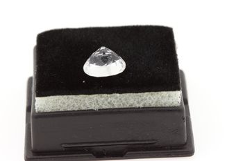 2.64 cts POLLUCITE . VVS