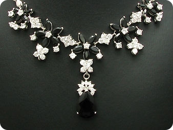 18~6mmx26 Black Sapphire Necklace
