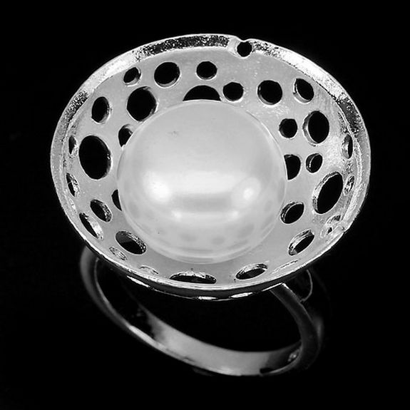 Pearl RING
