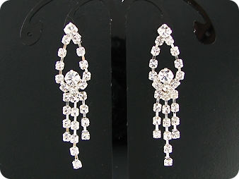 230 x 15-3mm White Simulated Diamonds Necklace Earrings Set