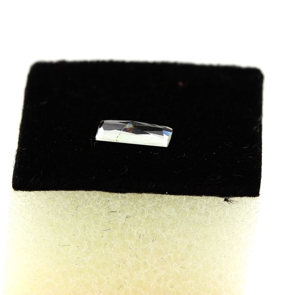 0.22CT. UV COLOR CHANGE SCAPOLITE . VVS