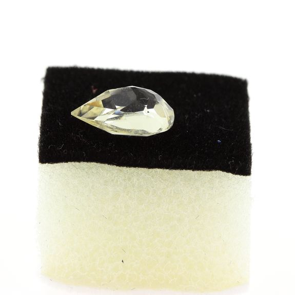 1.96 cts ORTHOSE JAUNE. IF