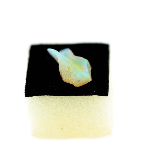 1.95ct NATURAL ROUGH OPAL