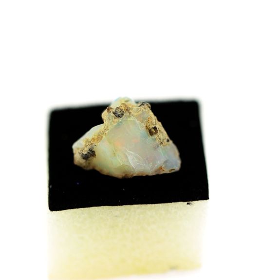 4.80ct NATURAL ROUGH OPAL