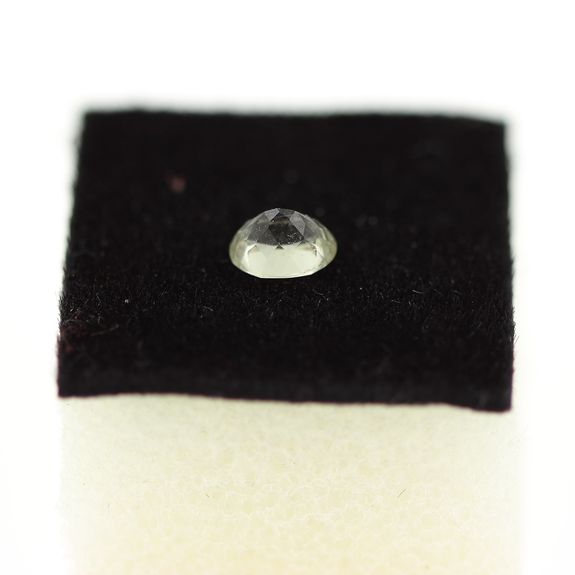 0.44 cts DIASPORE COULEUR CHANGEANTE . IF