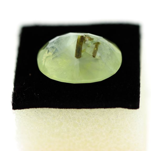 8.19CT. NATURAL YELLOW PREHNITE