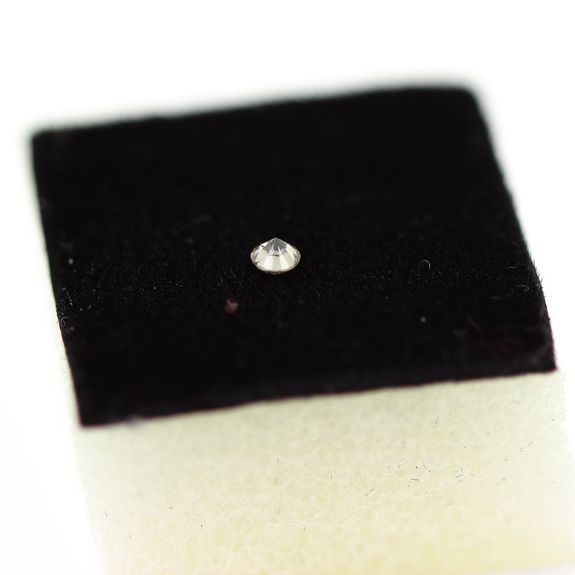 0.04CT. NATURAL CHAMPAGNE DIAMOND. VVS