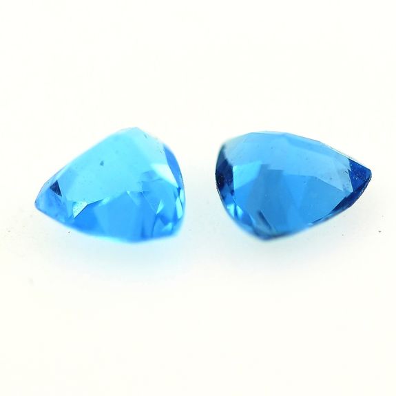 1.02 cts Lot de 2 TOPAZE BLEU SWISS .IF