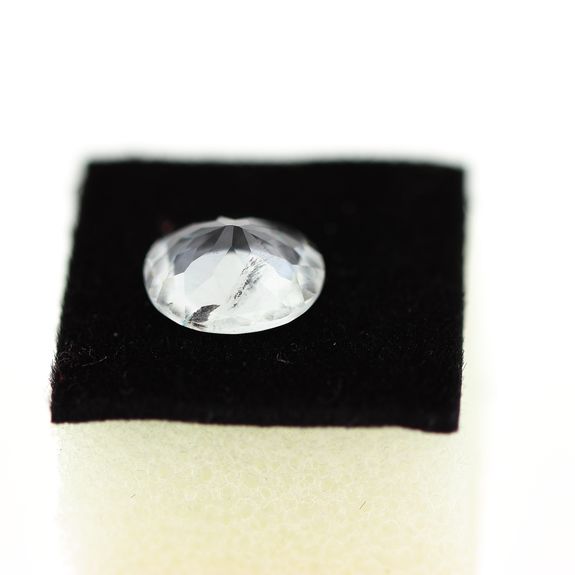 2.12 cts POLLUCITE . VS