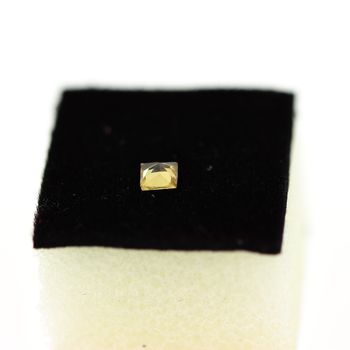 0.35 cts SCHEELITE . IF