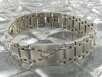 Scorpion Carving Men Bracelet