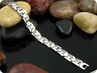 Cross Link Pattern Men Bracelet