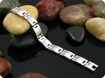 Stout Stria Pattern Men Bracelet