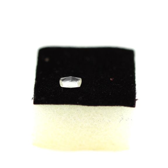 0.27 cts MAGNESITE . VS