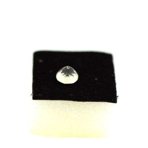 0.82CT.  LABRADORITE ANDESINE. IF