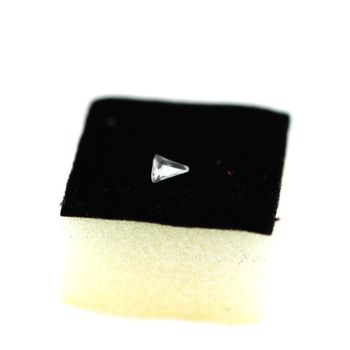 0.11 cts HACKMANITE UV COULEUR CHANGEANTE. IF
